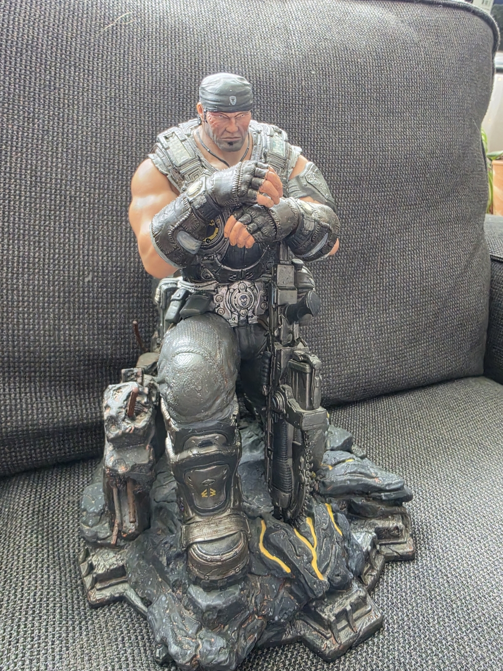 Gears of War Marcus Fenix Statue - Black & Gray